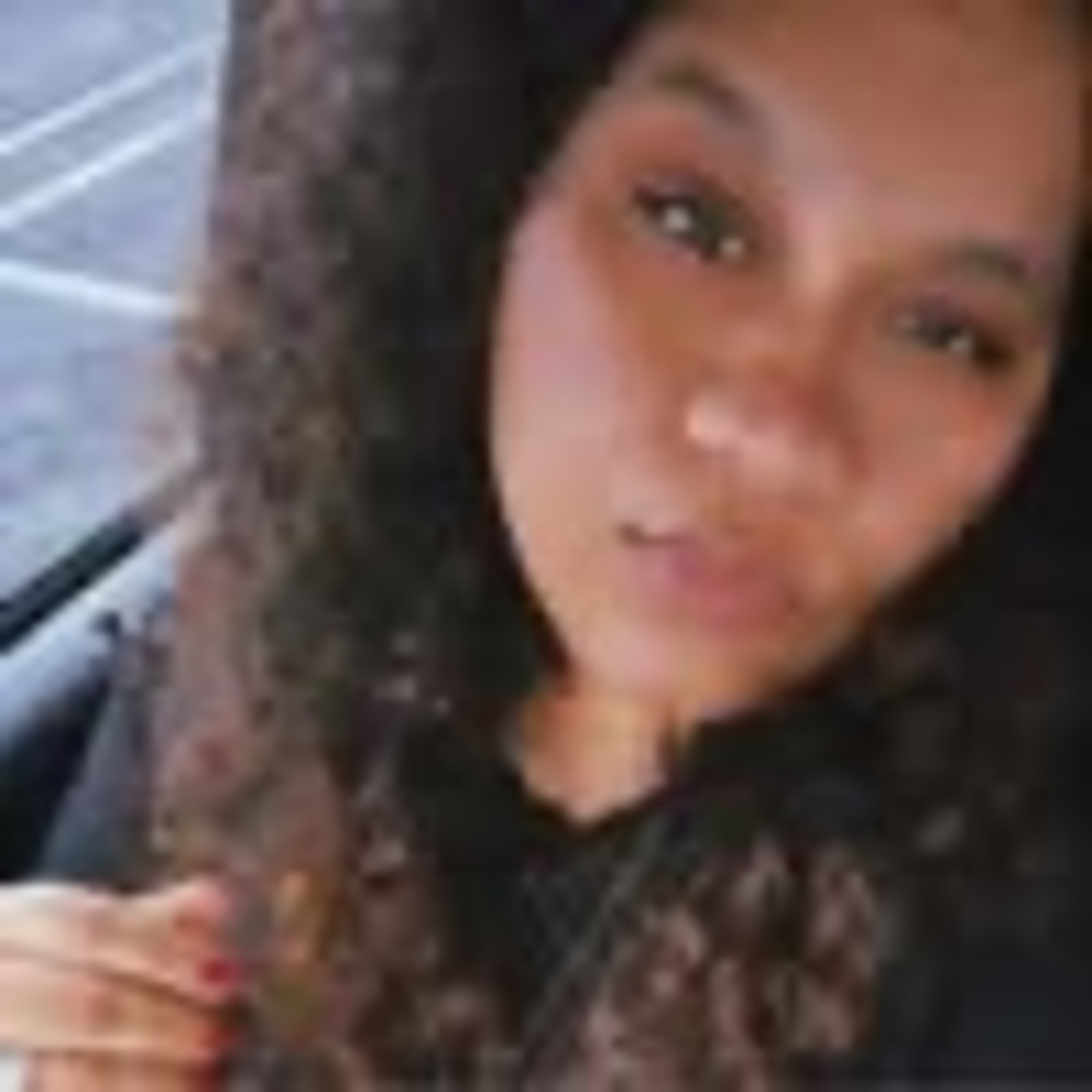 Meet your Posher, Yadira